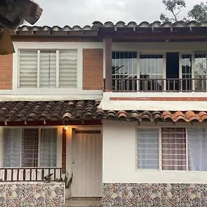 Hermosa Casa Familiar A 8 Minutos Del Aeropuerto Rionegro